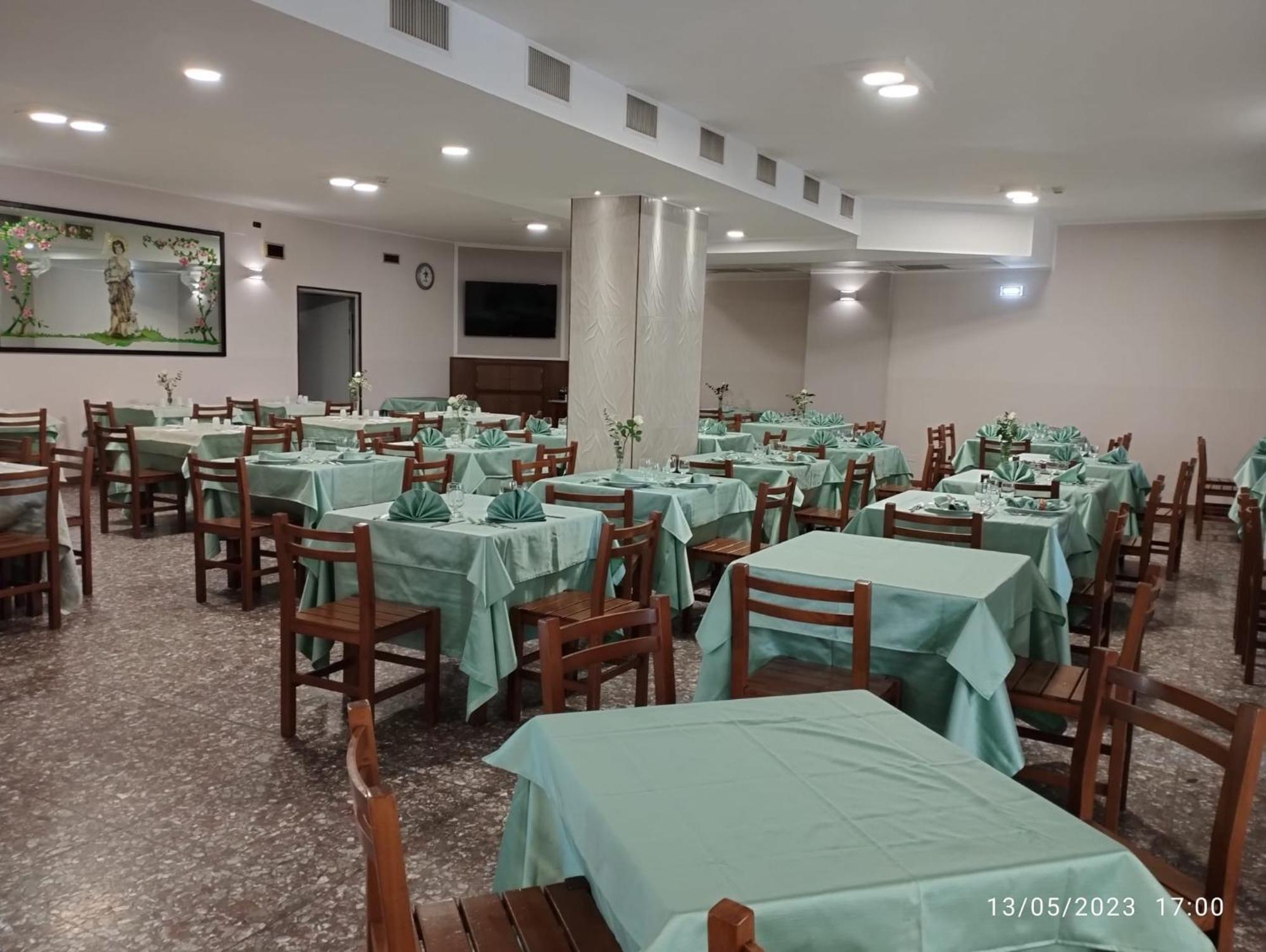 Hotel Ristorante San Giovanni Falerna Exteriör bild