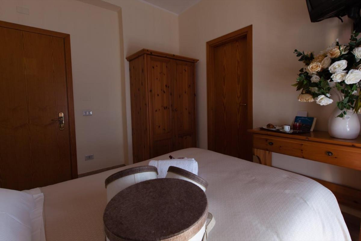 Hotel Ristorante San Giovanni Falerna Exteriör bild